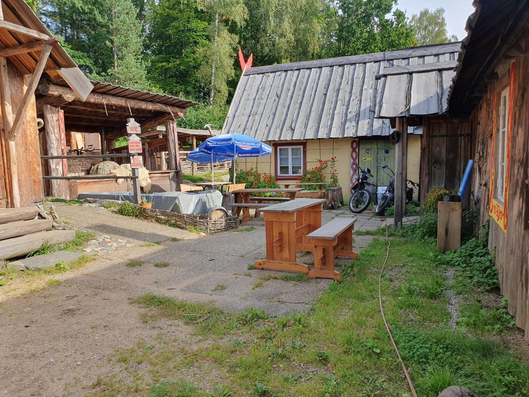 Villa Vittfarnas Vikingaby Sosdala Exterior foto
